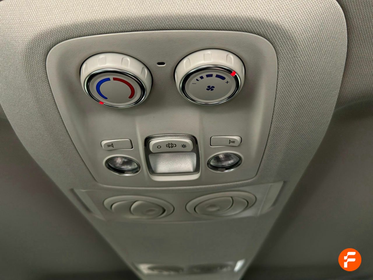 Foto Peugeot Traveller 21