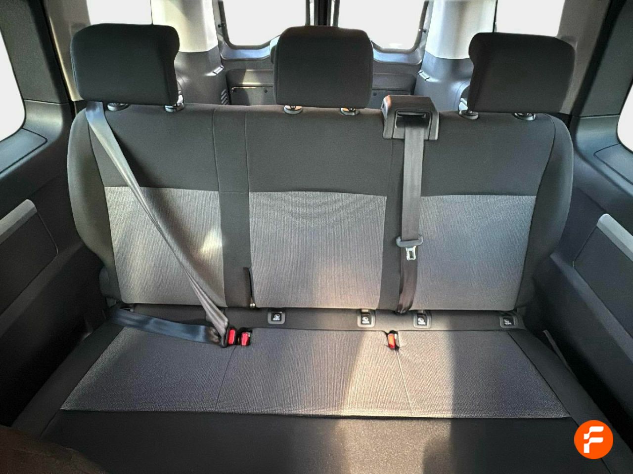 Foto Peugeot Traveller 25