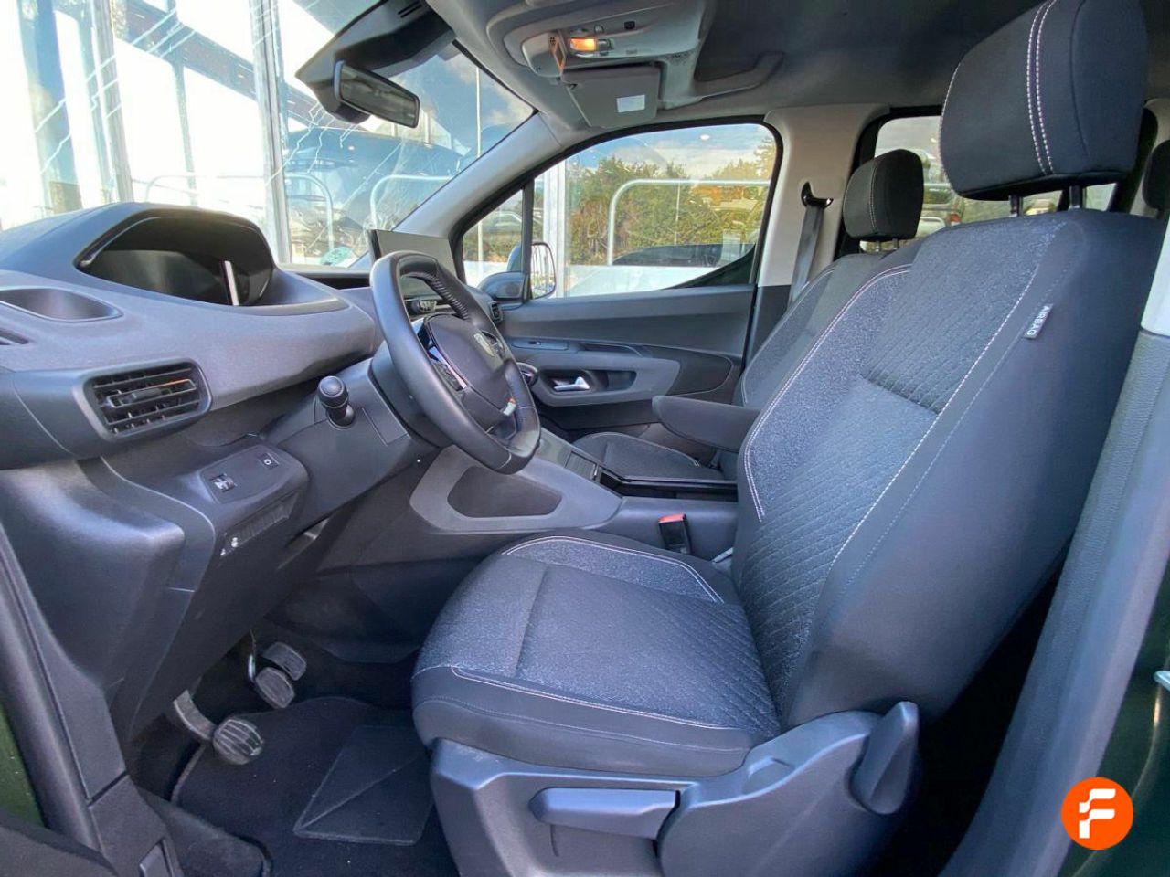 Foto Peugeot Rifter 17