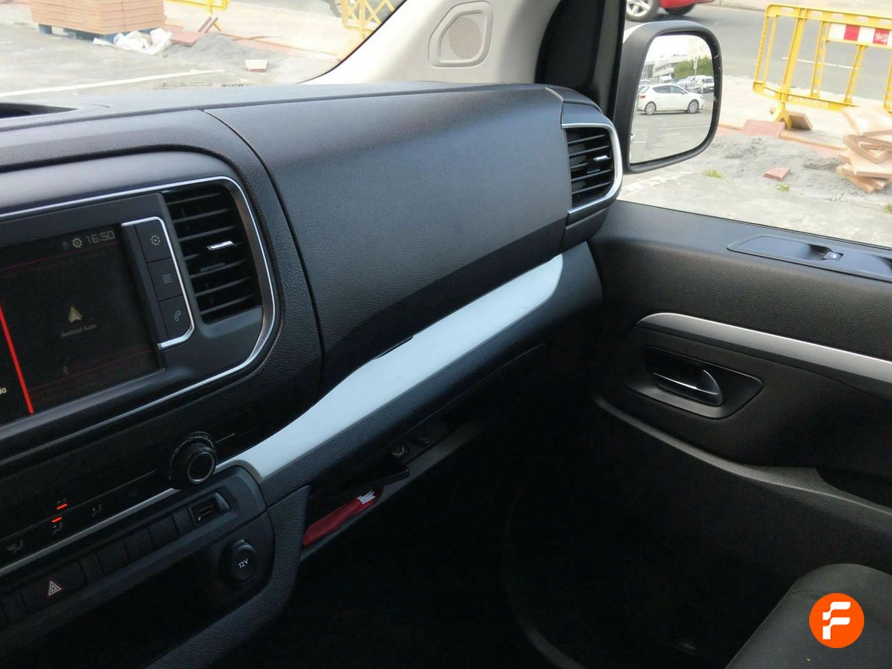 Foto Citroën Spacetourer 19