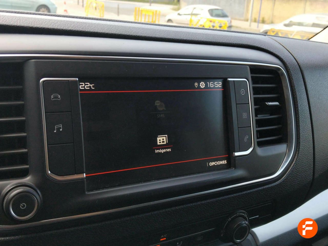 Foto Citroën Spacetourer 29