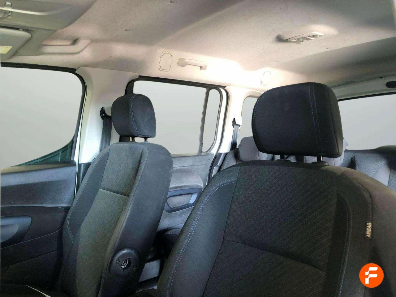 Foto Peugeot Rifter 8