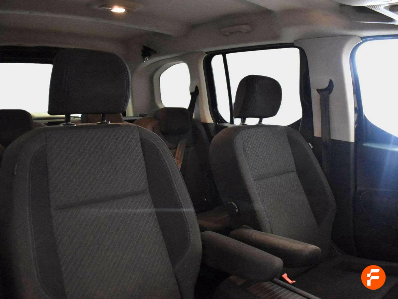Foto Peugeot Rifter 12