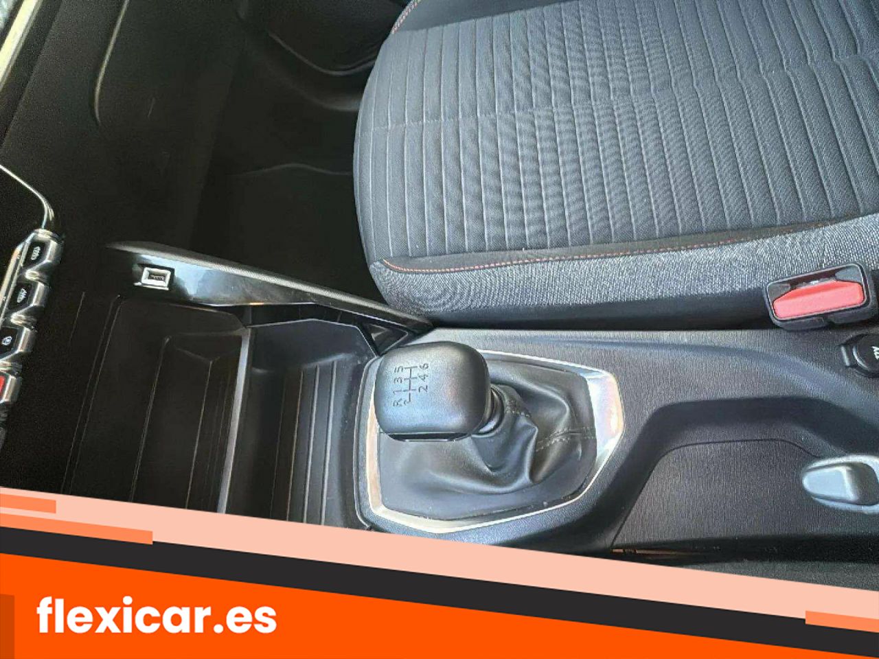 Foto Peugeot 208 29