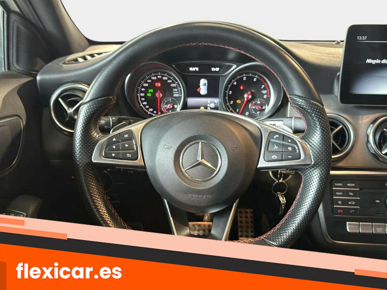 Foto Mercedes-Benz Clase GLA 12