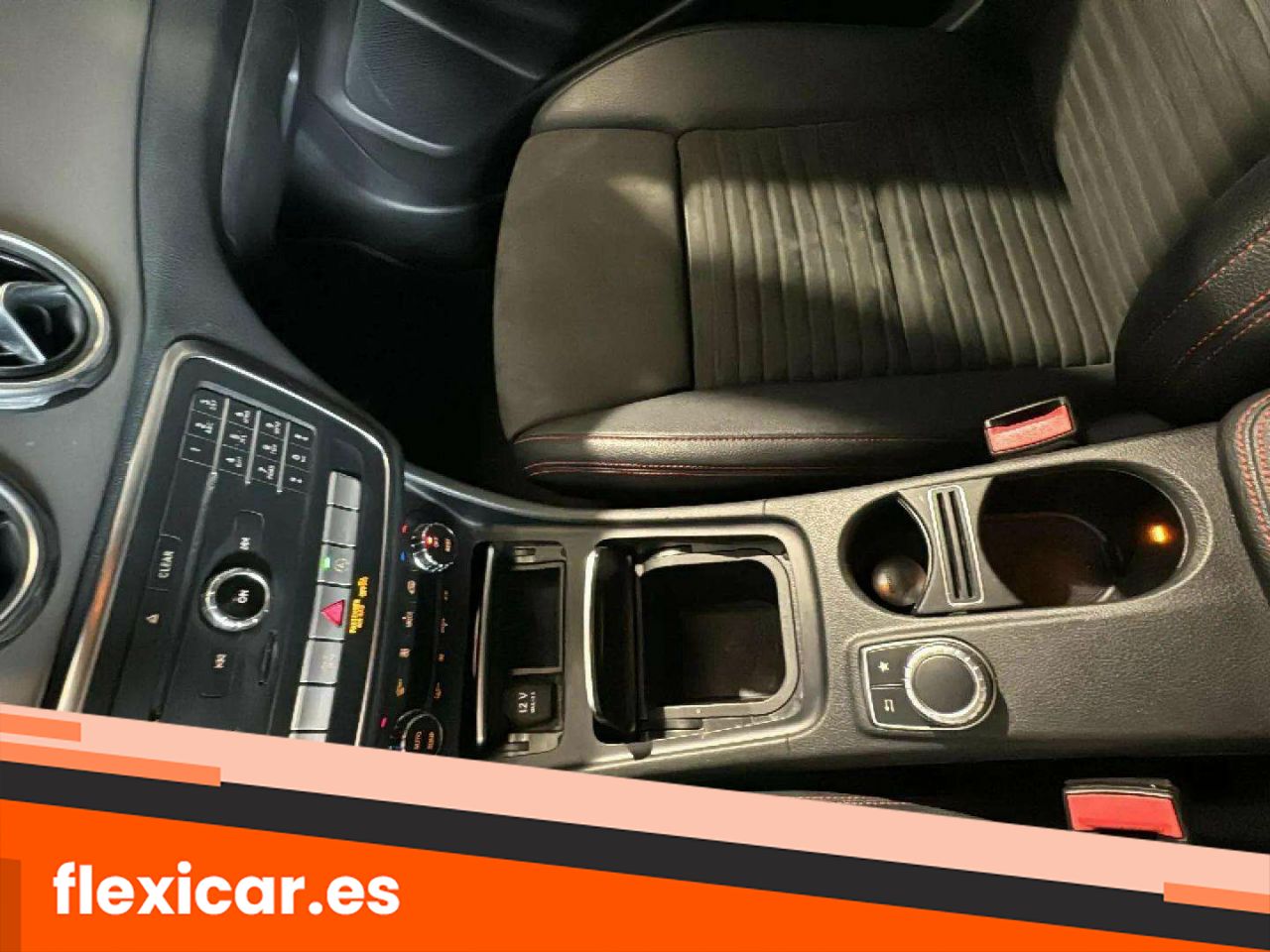 Foto Mercedes-Benz Clase GLA 27