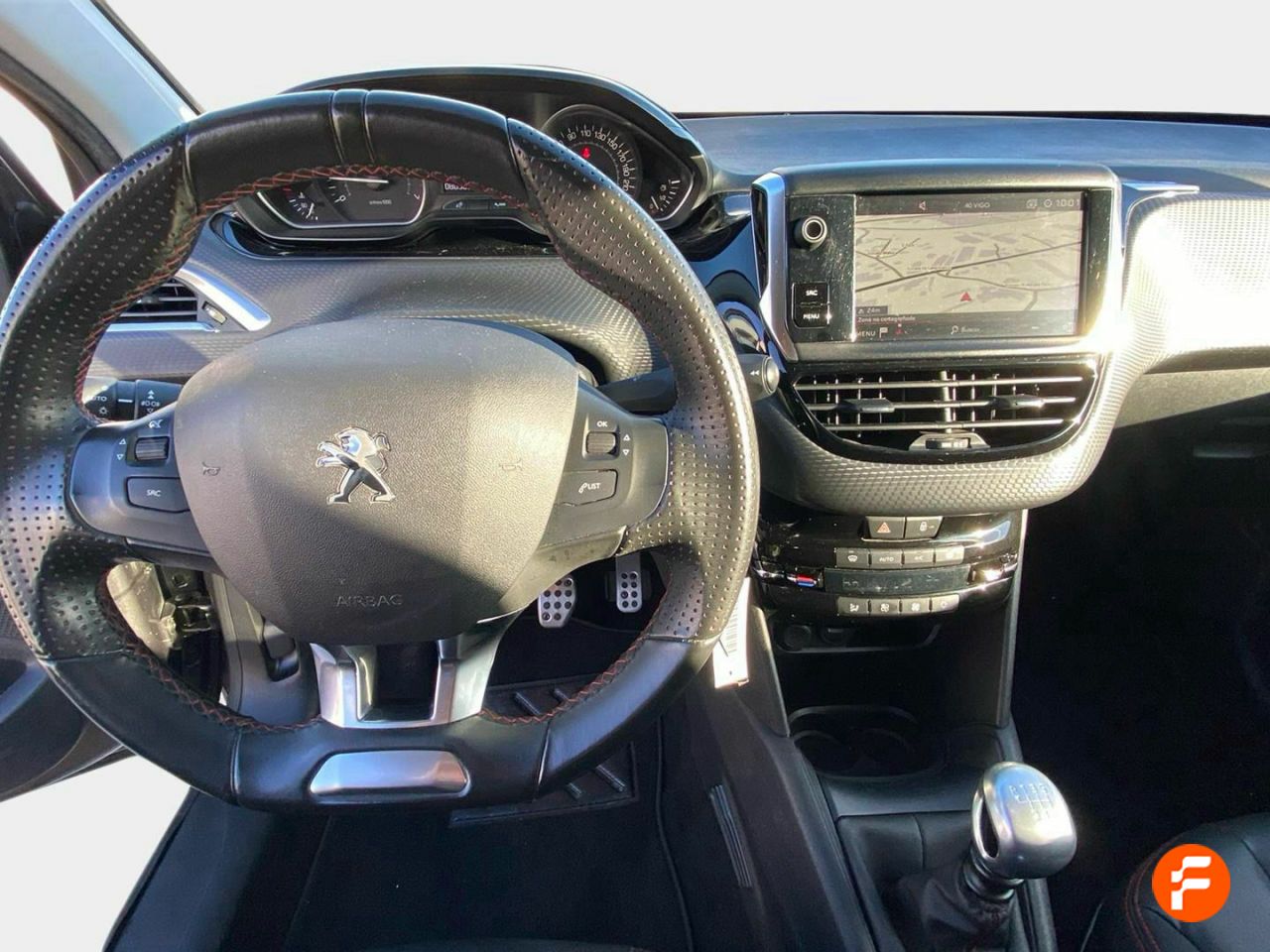 Foto Peugeot 208 10