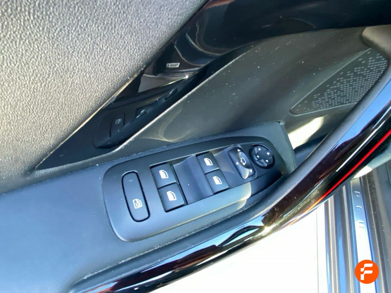 Foto Peugeot 208 18
