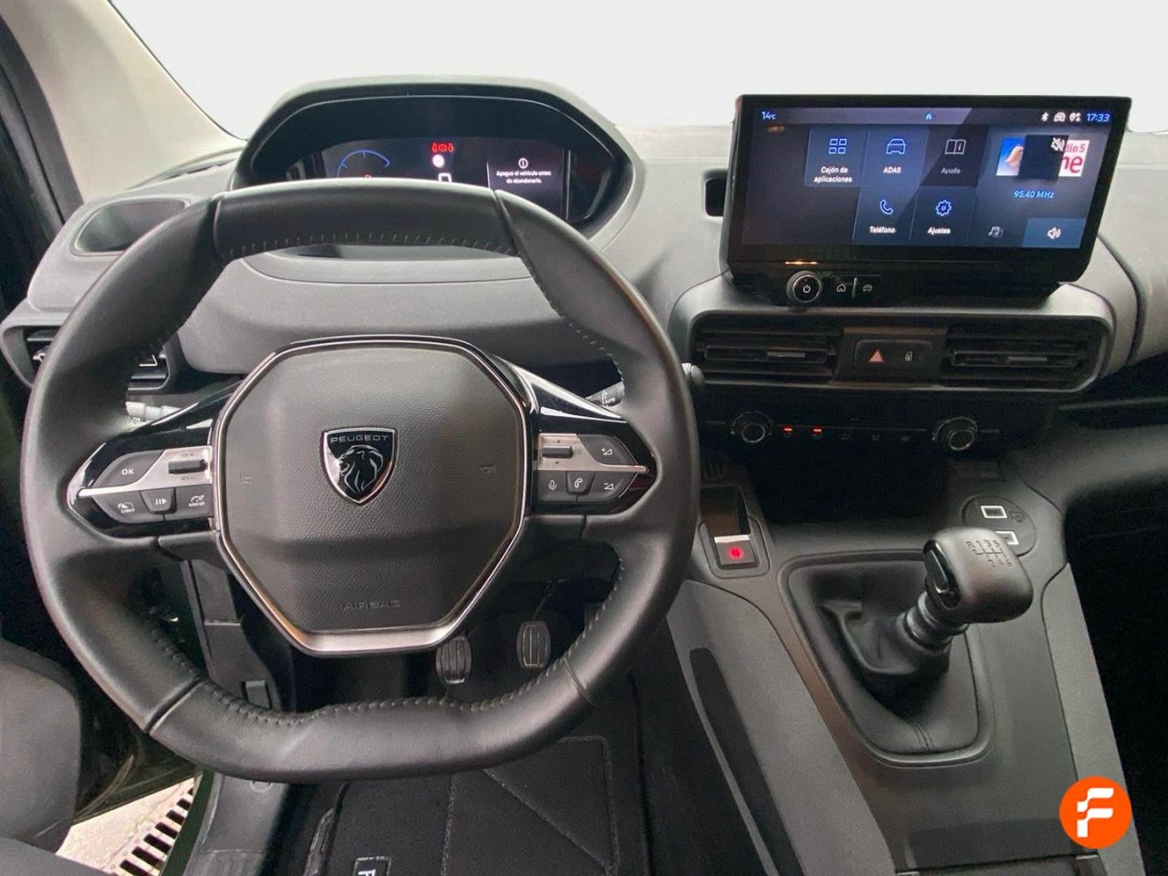 Foto Peugeot Rifter 11
