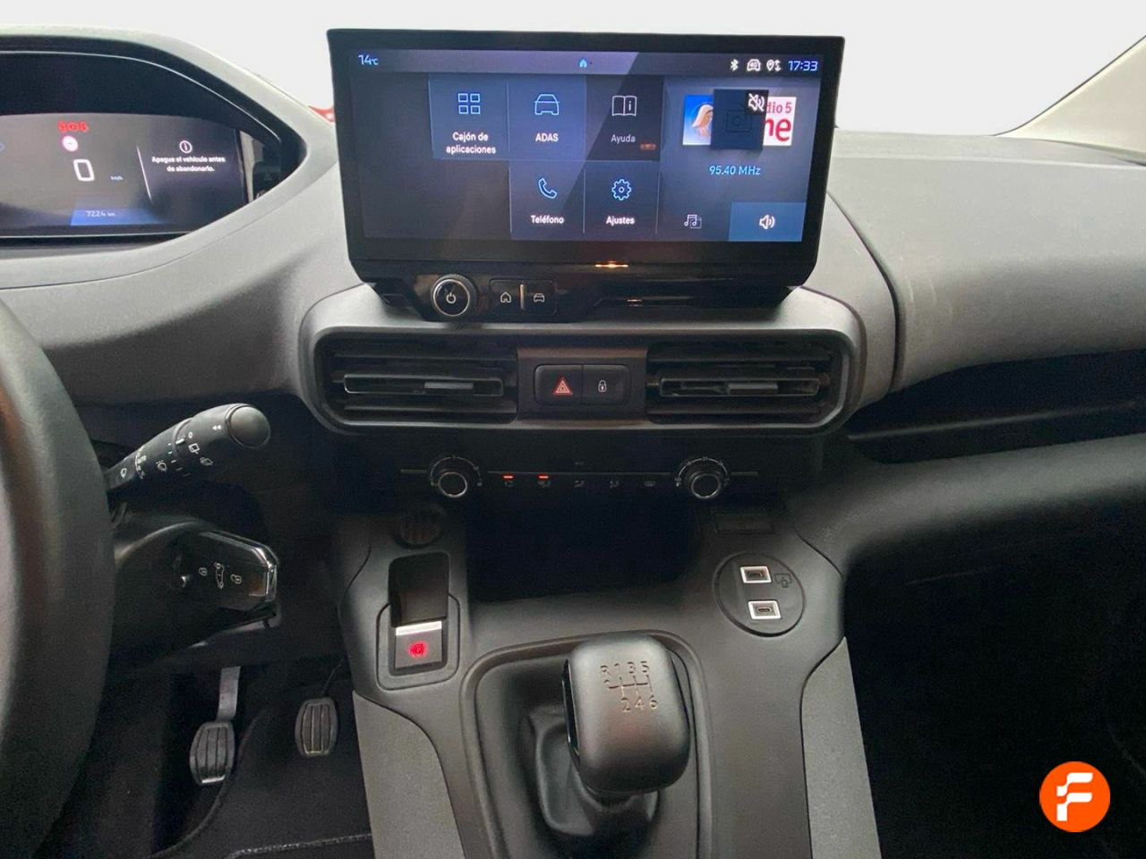 Foto Peugeot Rifter 13