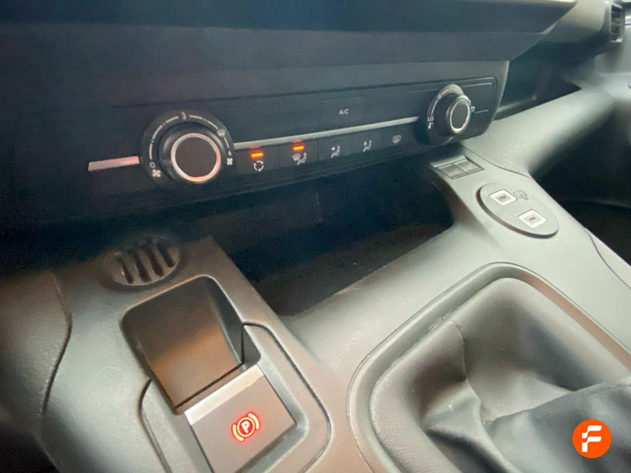 Foto Peugeot Rifter 15
