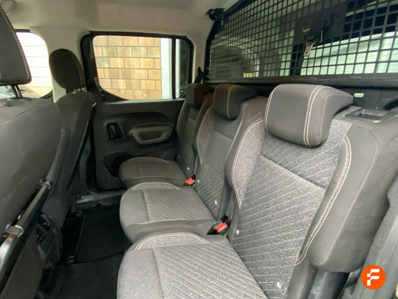 Foto Peugeot Rifter 19