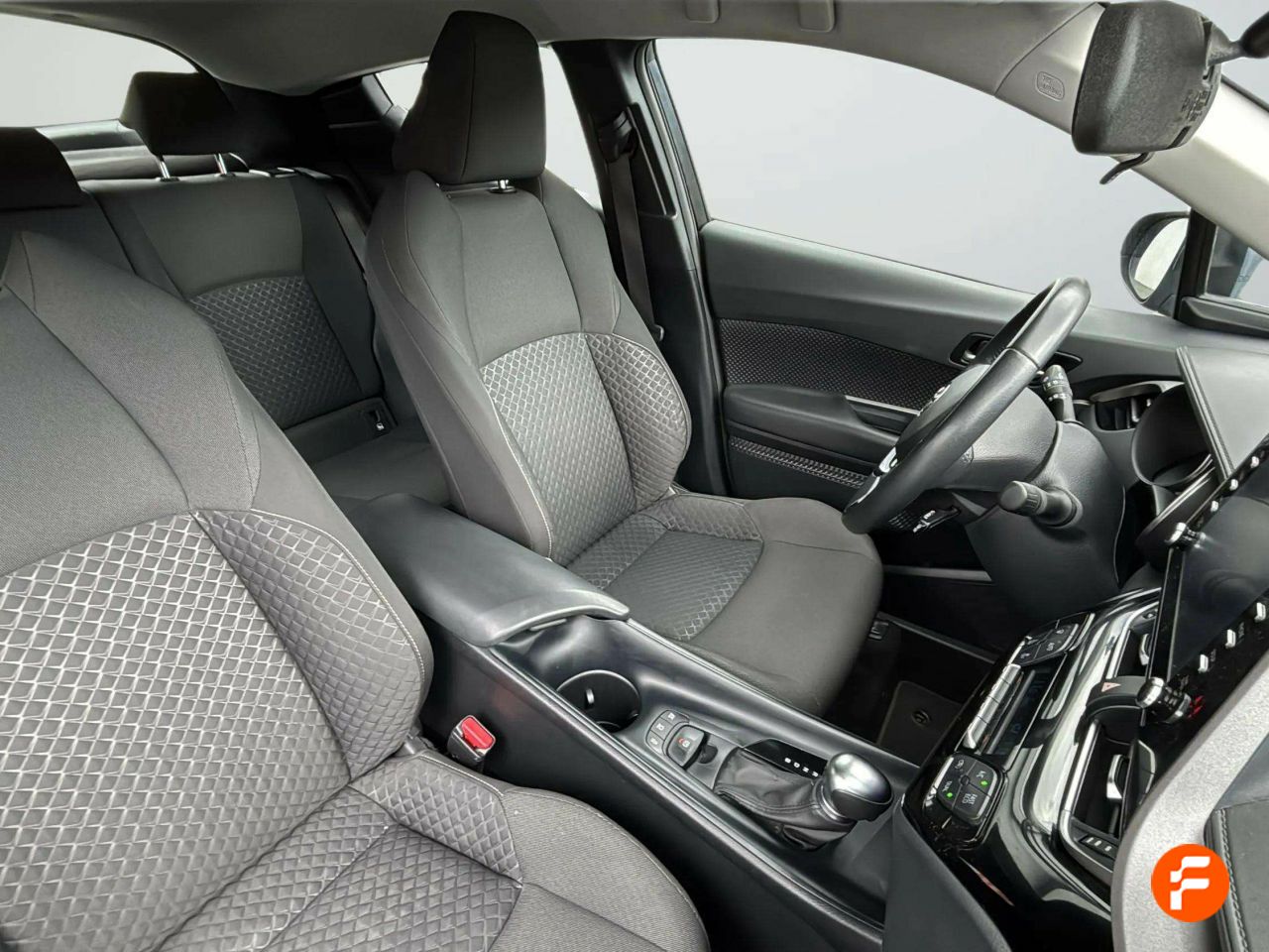 Foto Toyota C-HR 17