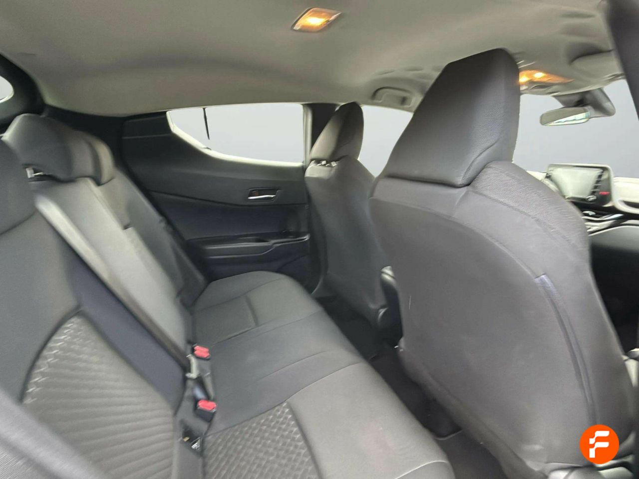 Foto Toyota C-HR 19