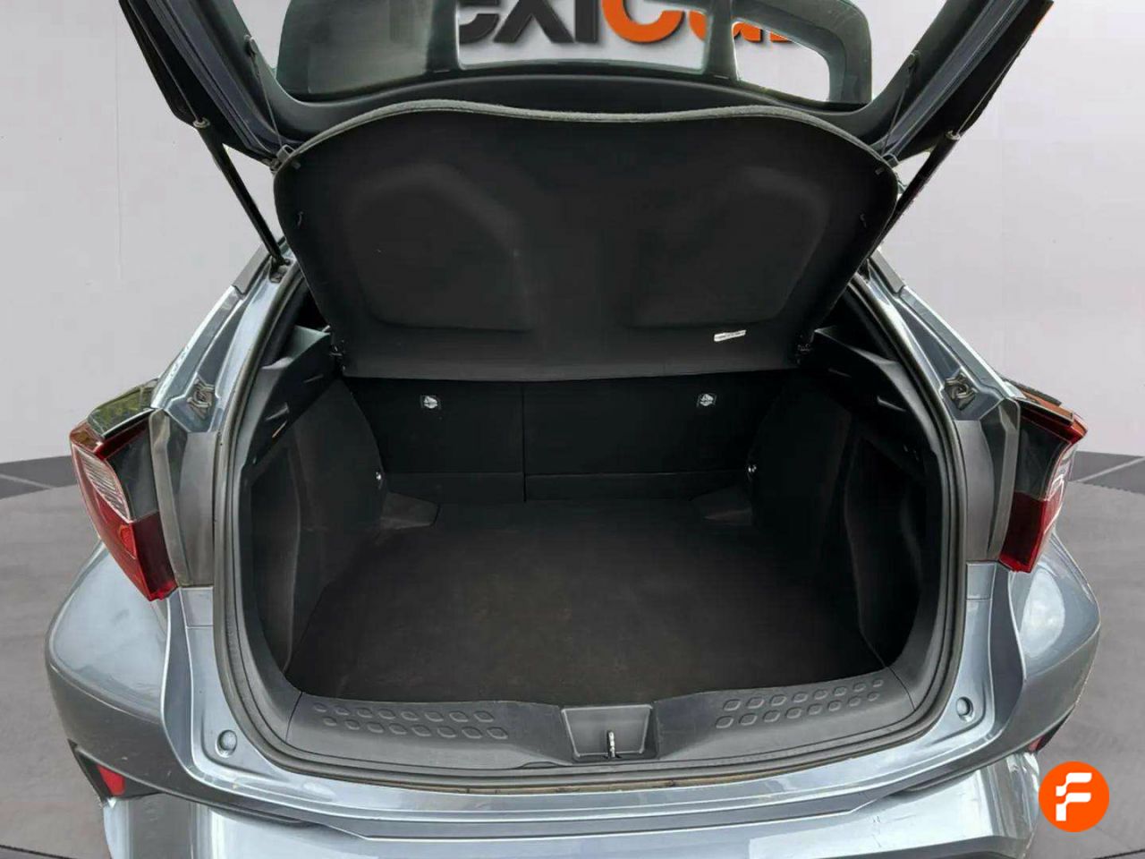 Foto Toyota C-HR 10
