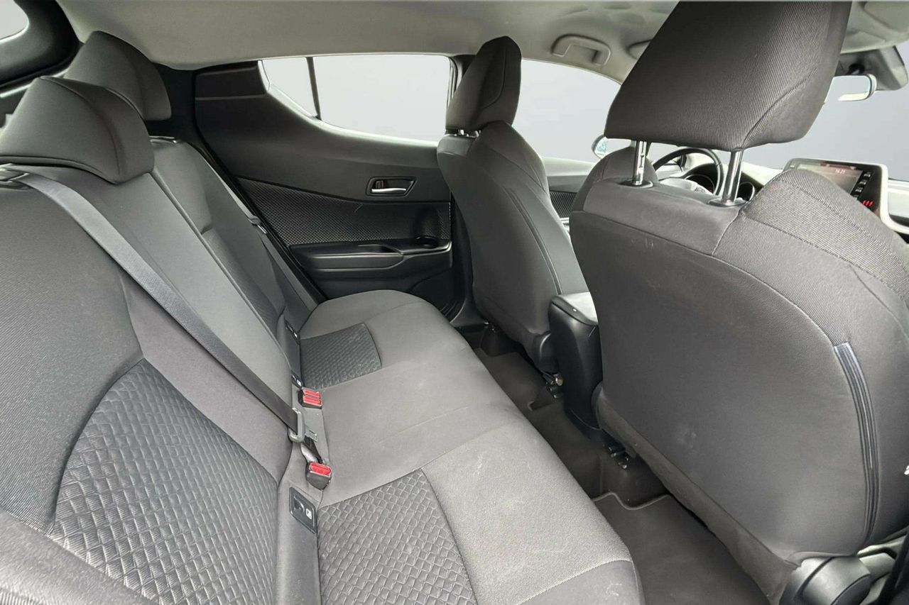 Foto Toyota C-HR 18