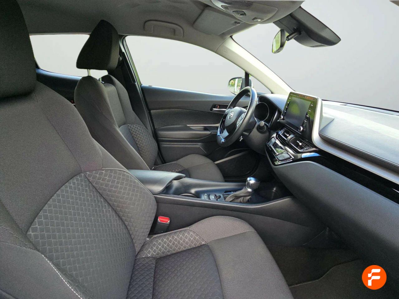 Foto Toyota C-HR 15