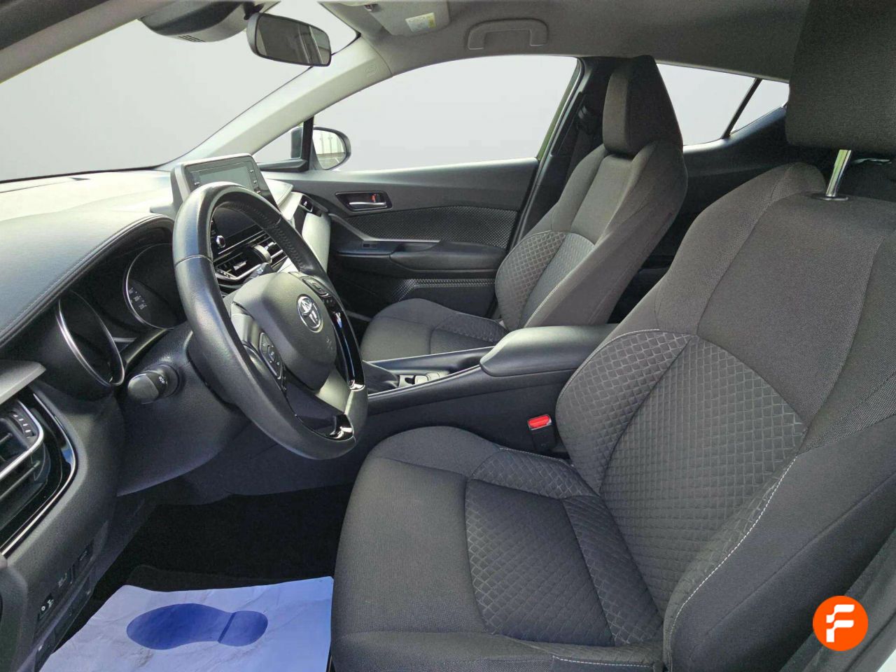 Foto Toyota C-HR 16