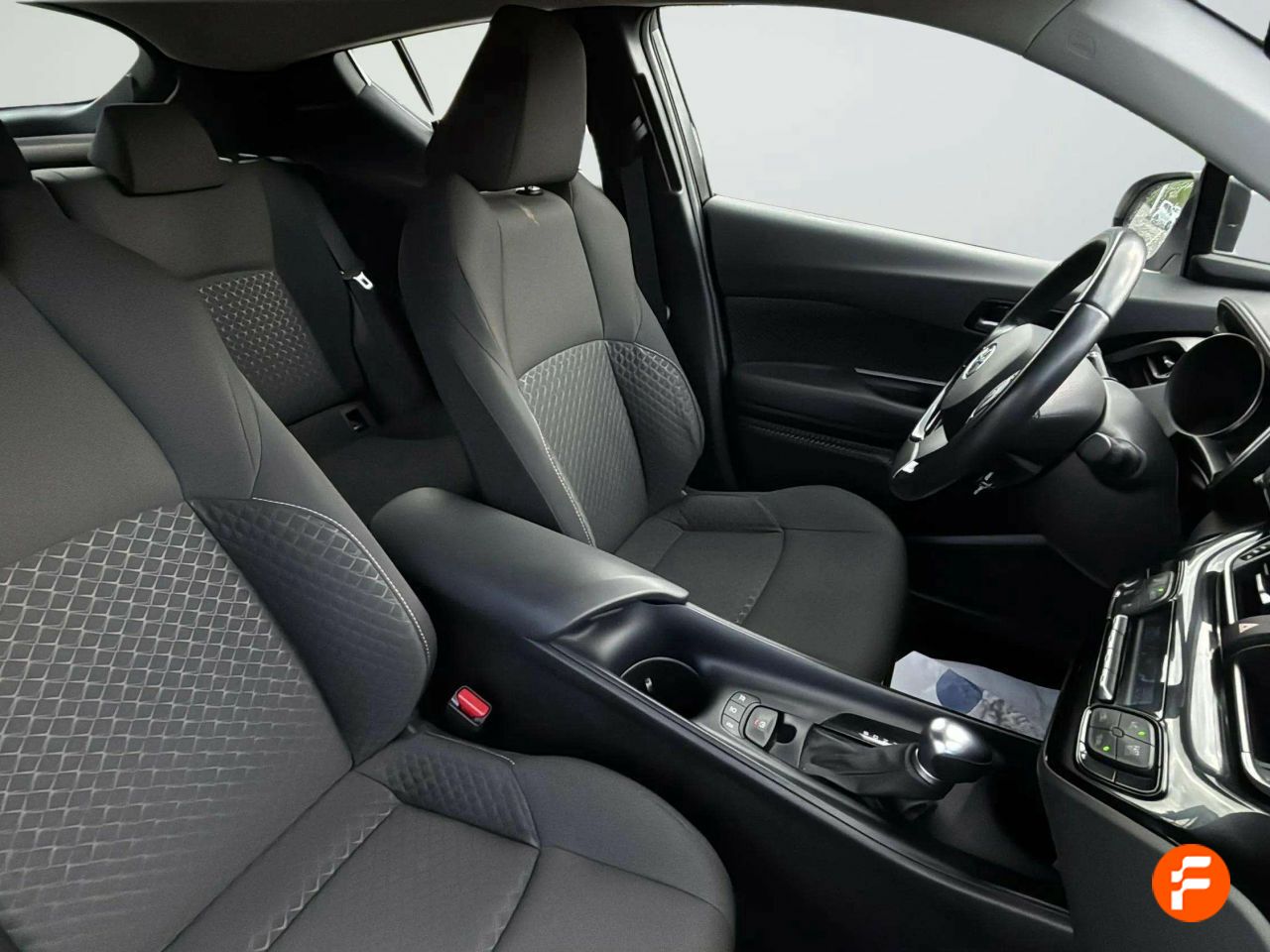 Foto Toyota C-HR 18