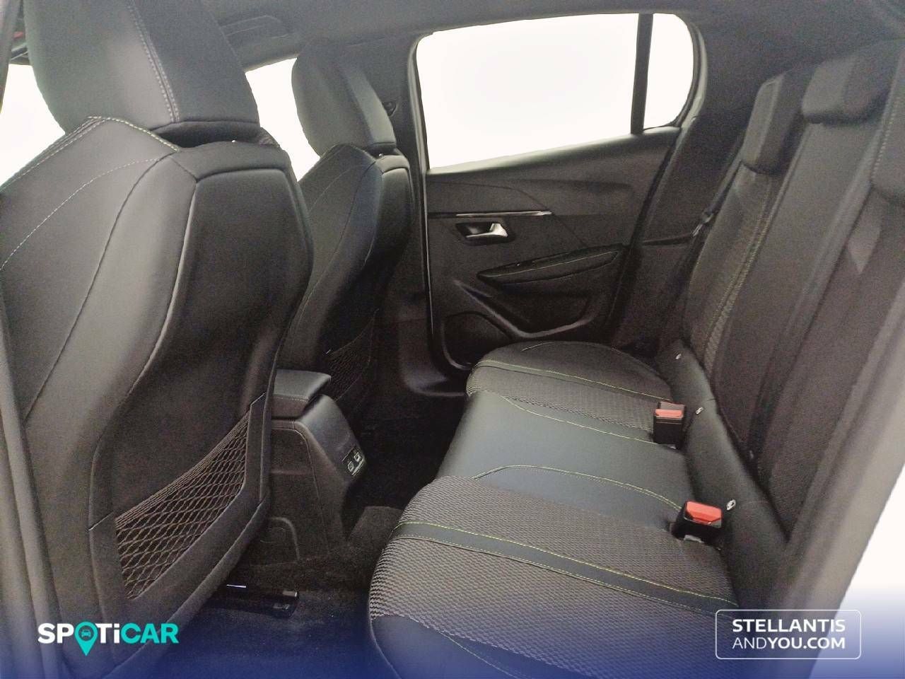Foto Peugeot 208 10