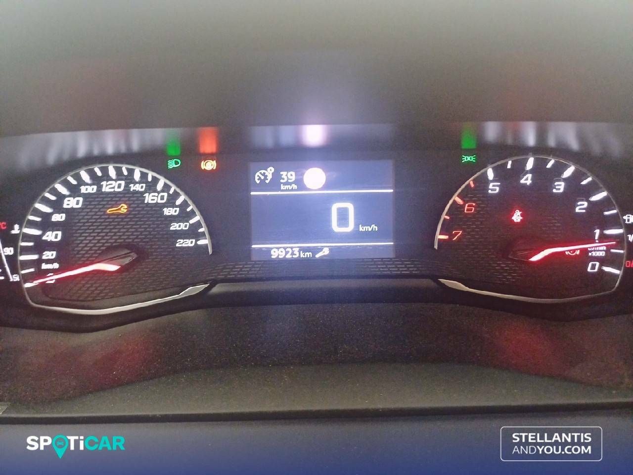 Foto Peugeot 208 12