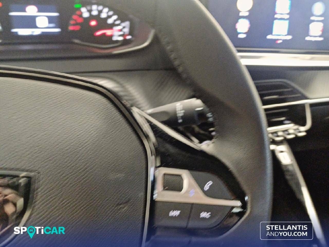 Foto Peugeot 208 23
