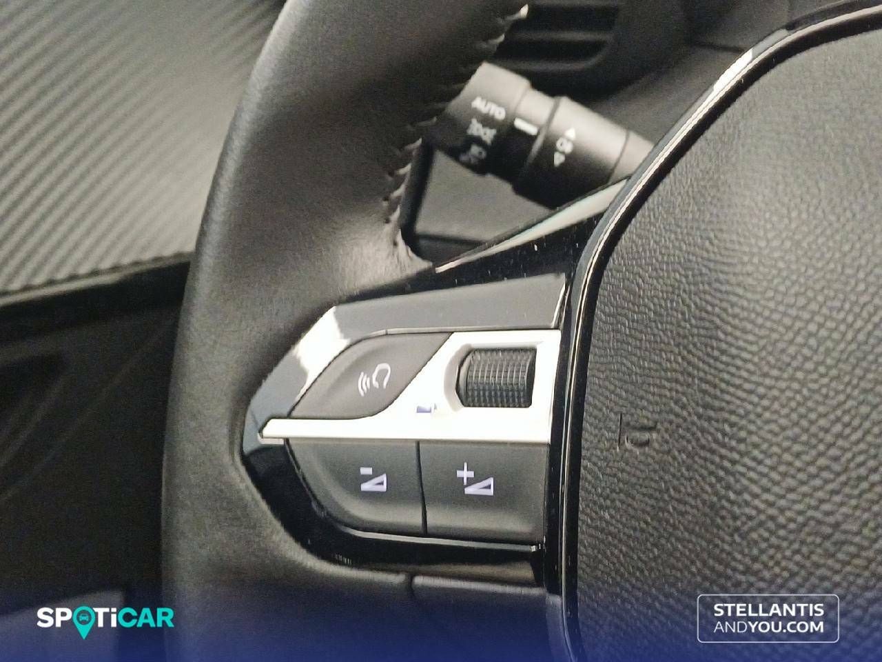 Foto Peugeot 208 24