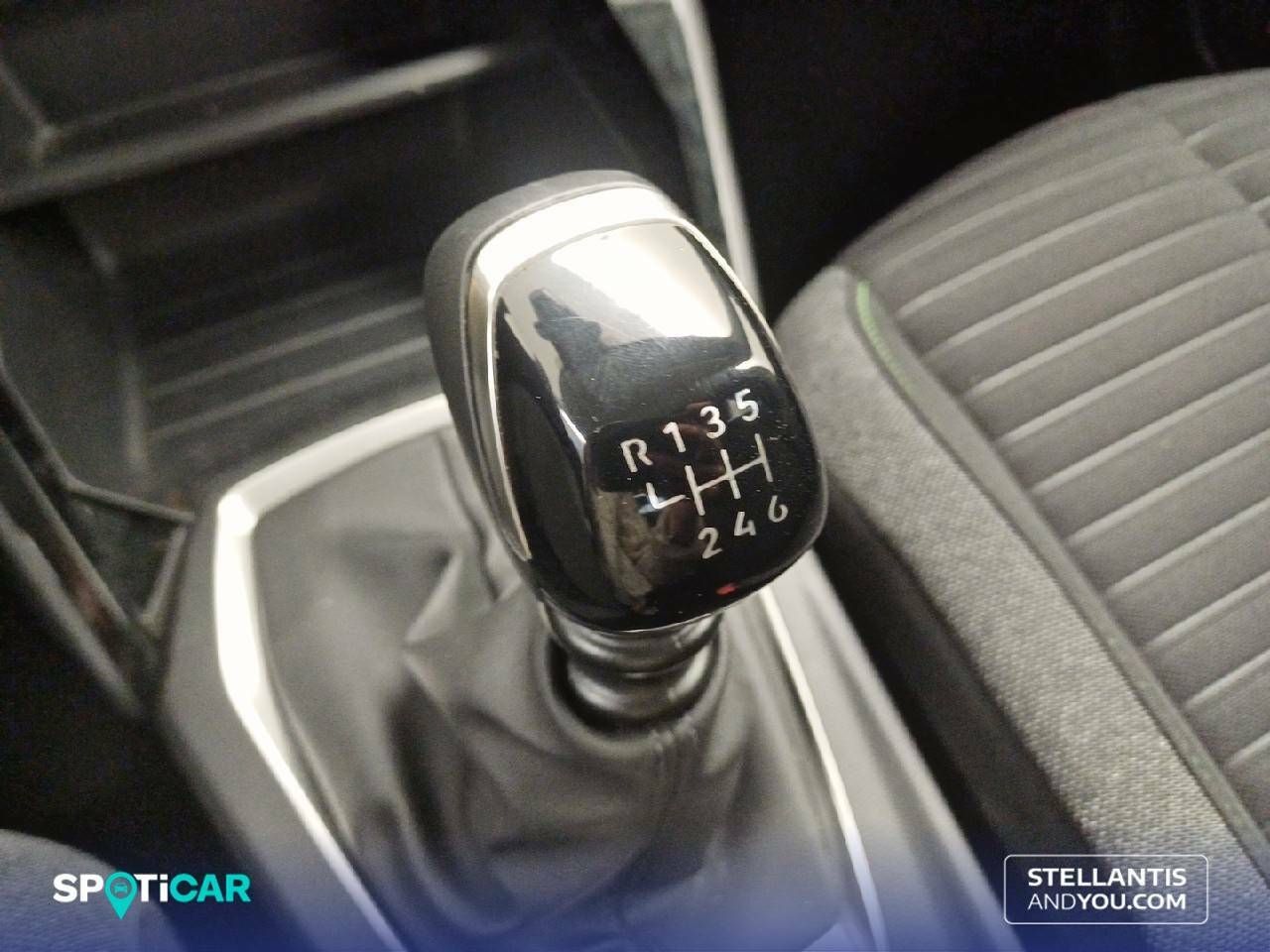 Foto Peugeot 208 13