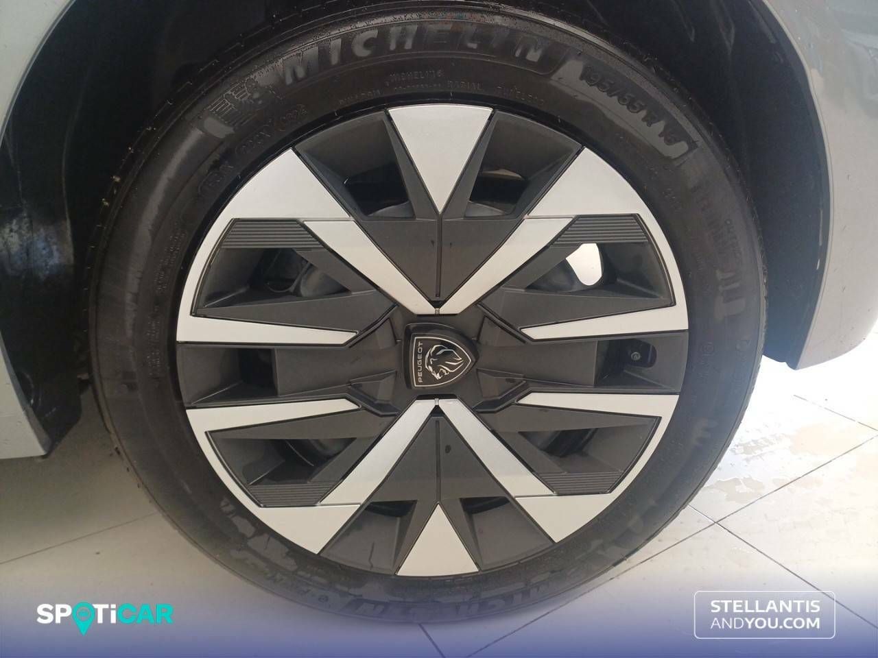 Foto Peugeot 208 11