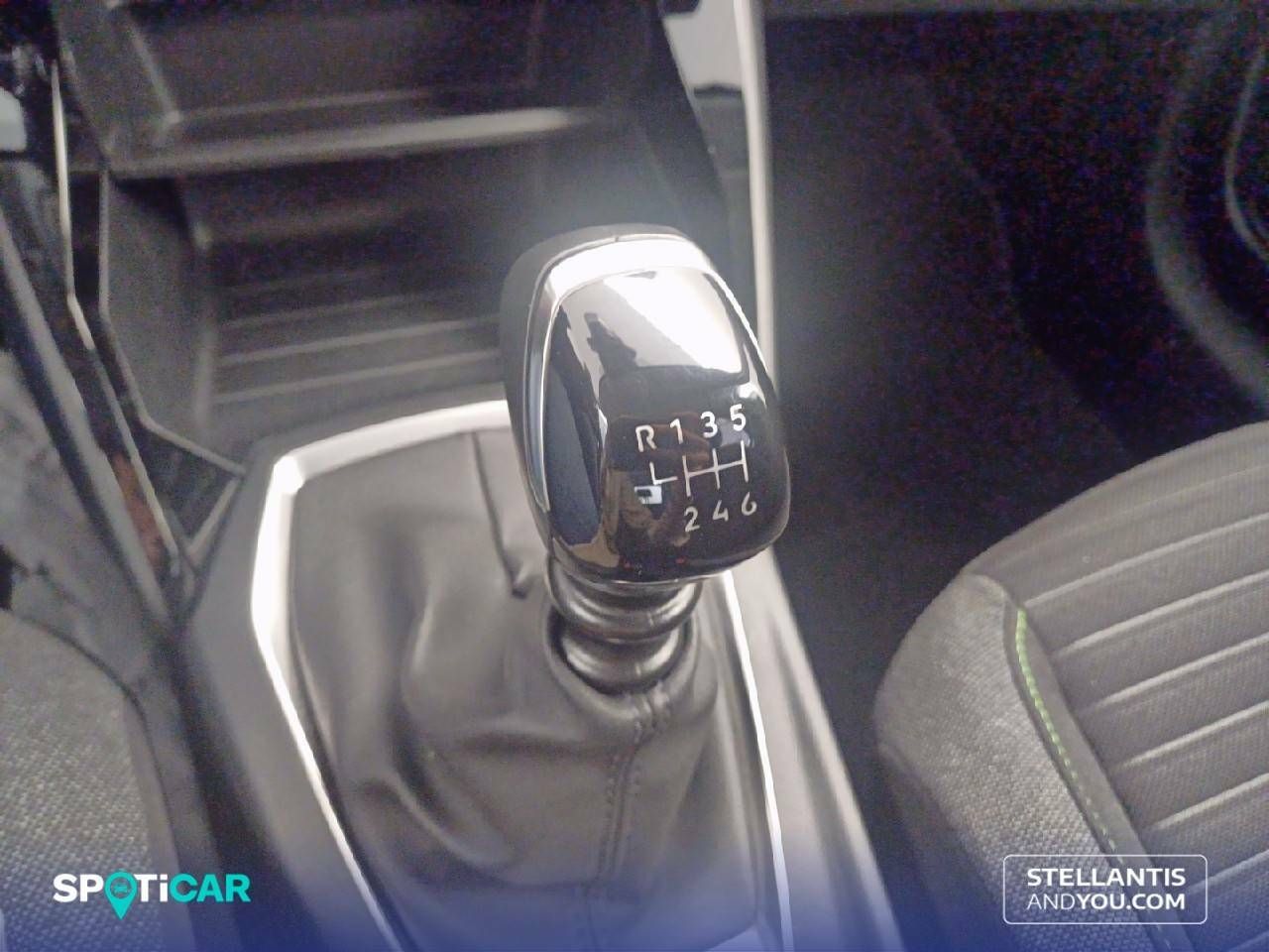 Foto Peugeot 208 13