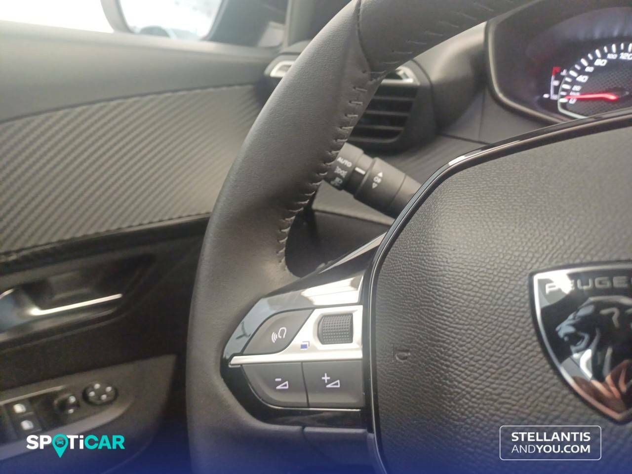 Foto Peugeot 208 24