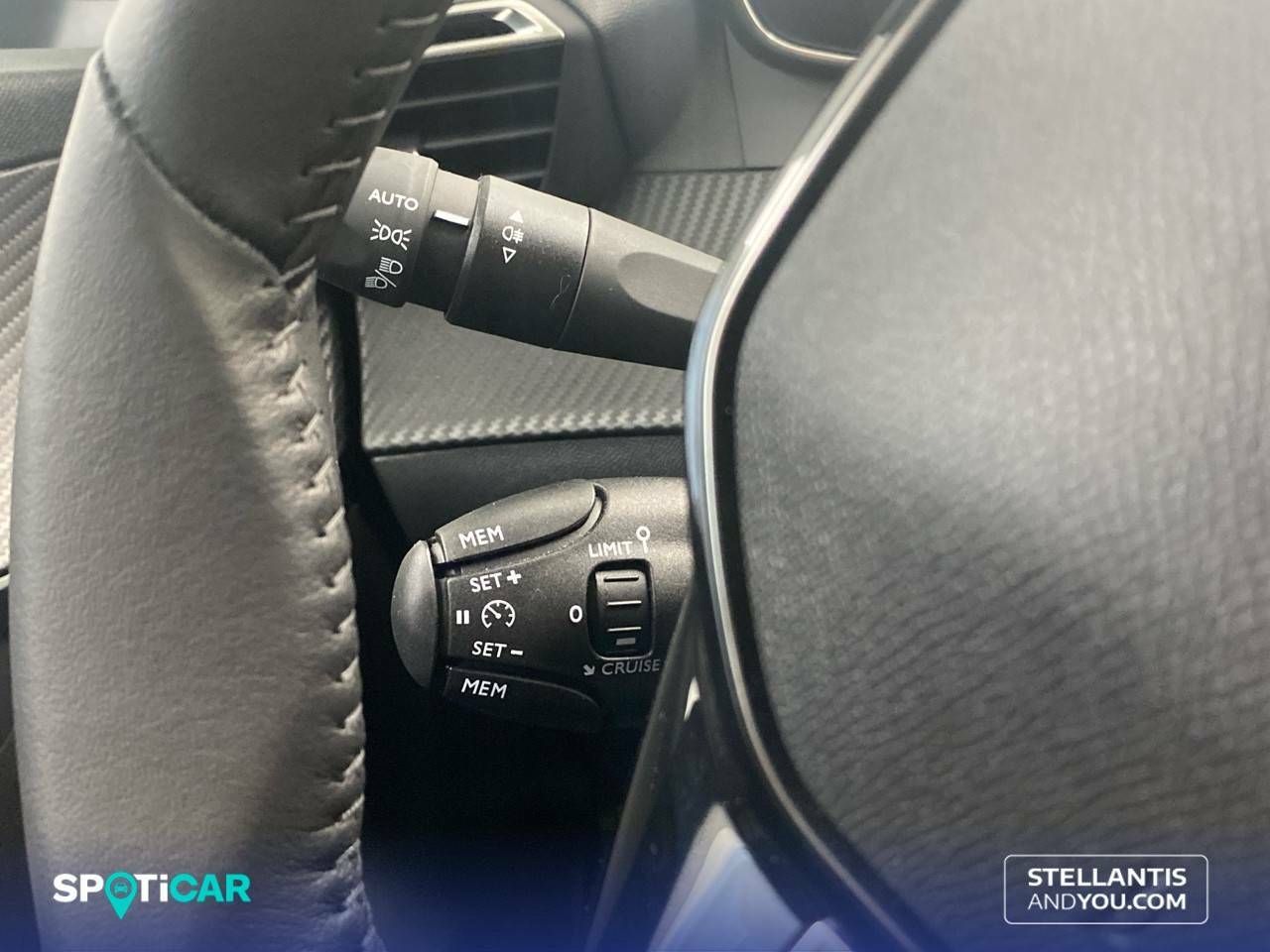 Foto Peugeot 208 15