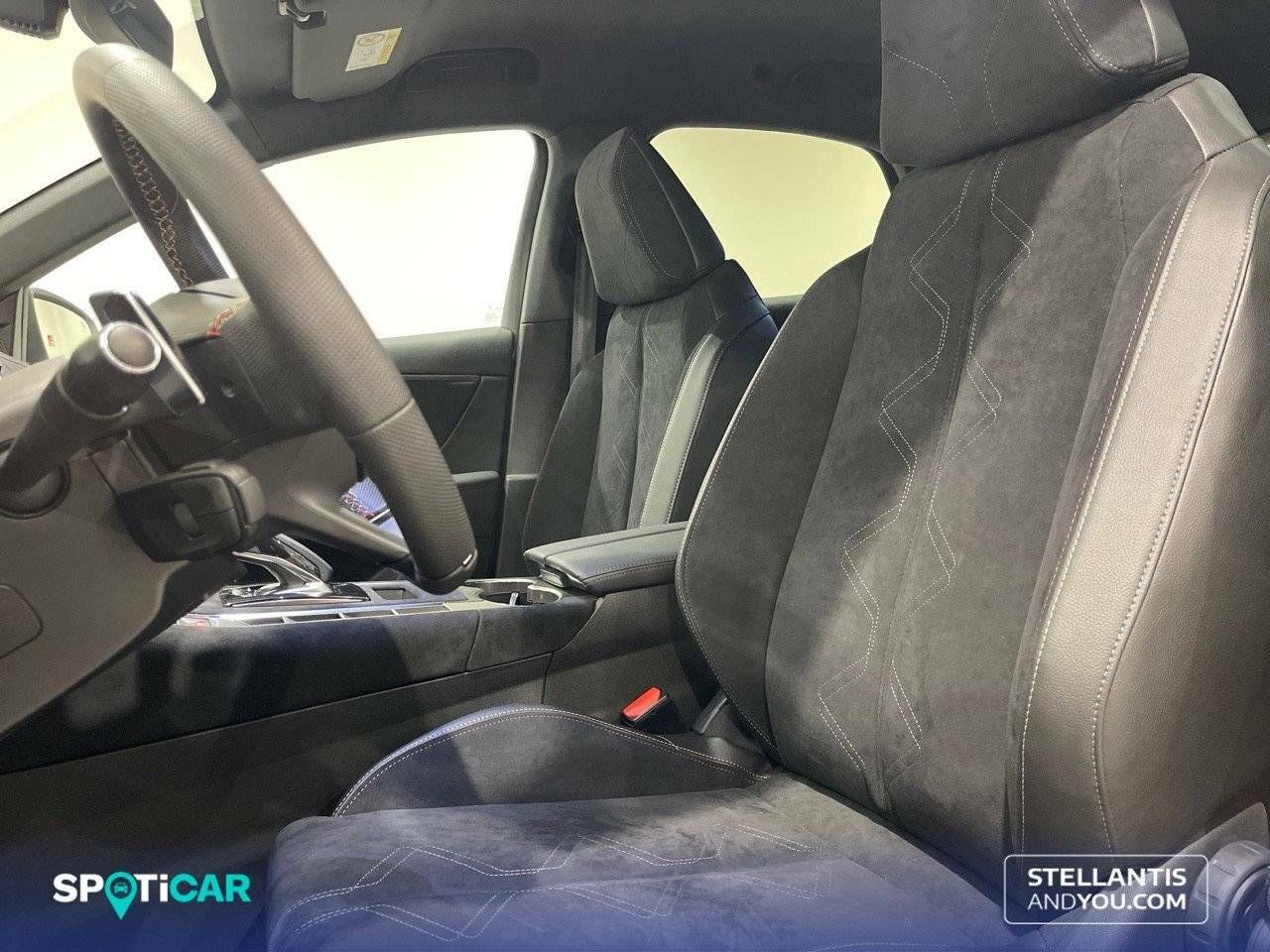 Foto DS Automobiles DS 7 9