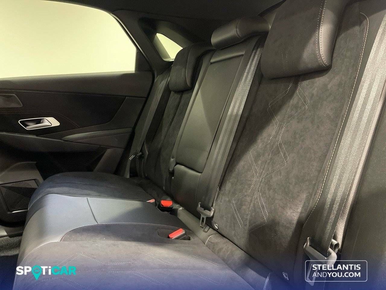 Foto DS Automobiles DS 7 10