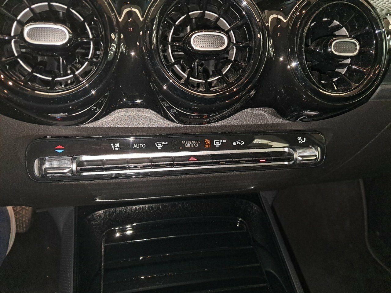 Foto Mercedes-Benz Clase GLB 17
