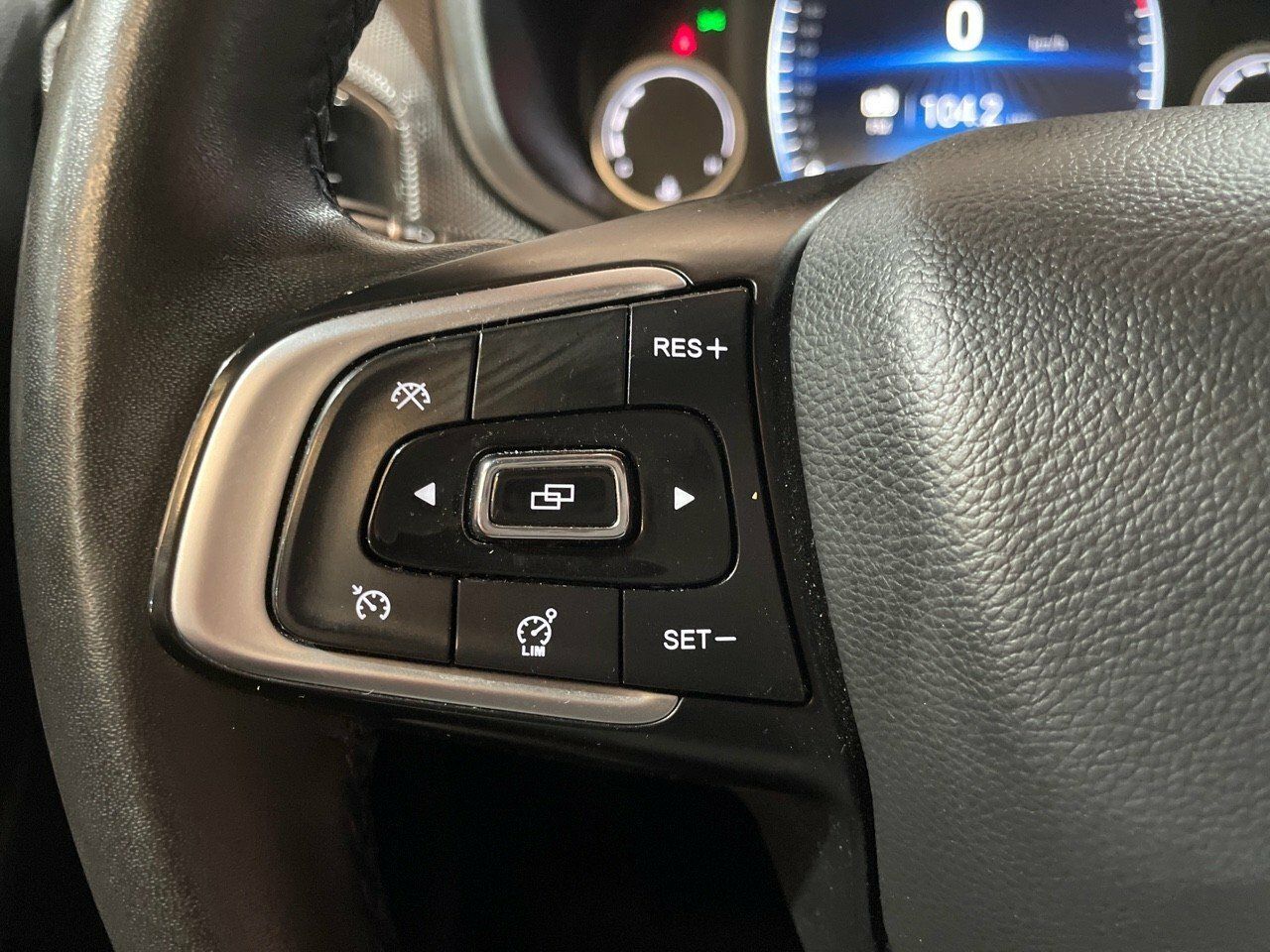 Foto DR Automobiles DR4 12