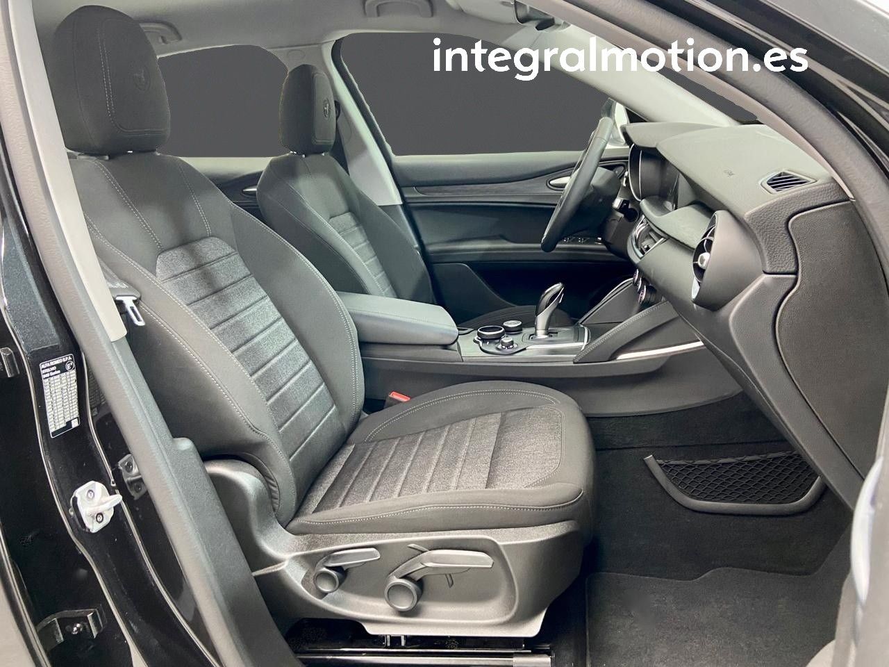 Foto Alfa Romeo Stelvio 17