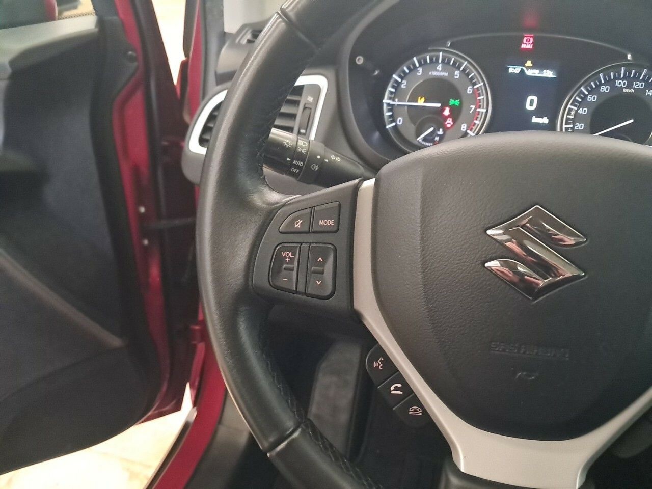 Foto Suzuki S-Cross 15