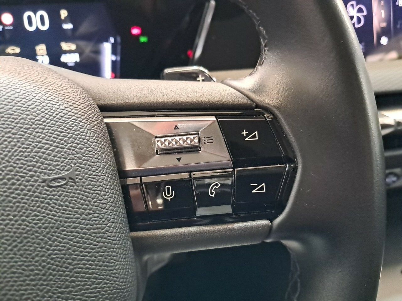 Foto DS Automobiles DS 4 13