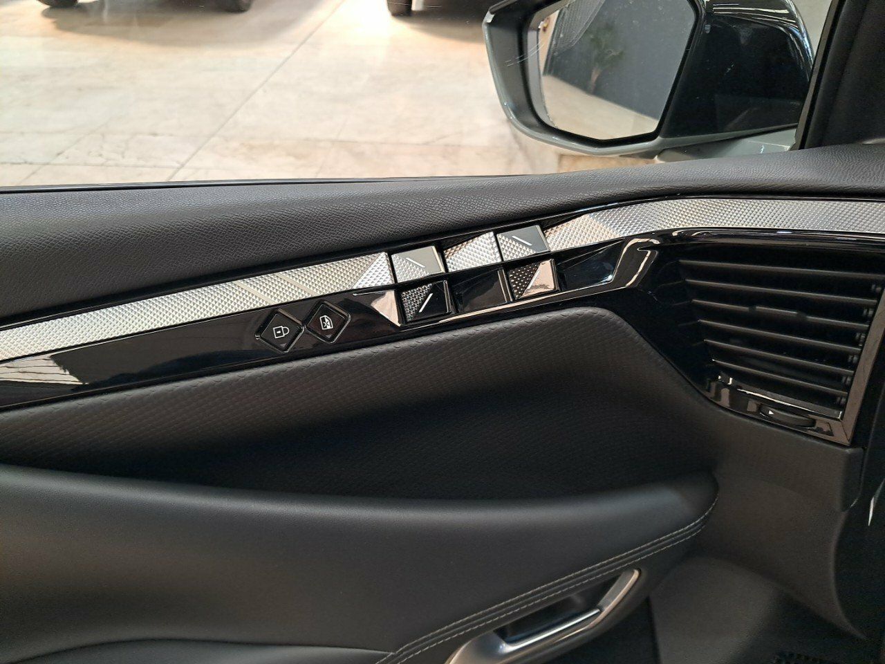 Foto DS Automobiles DS 4 33