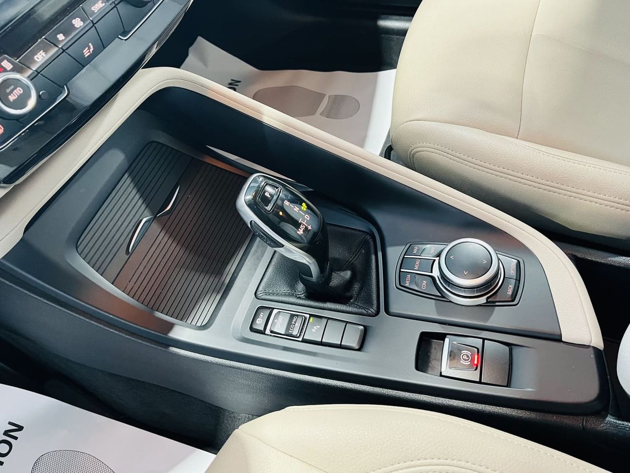 Foto BMW X1 16
