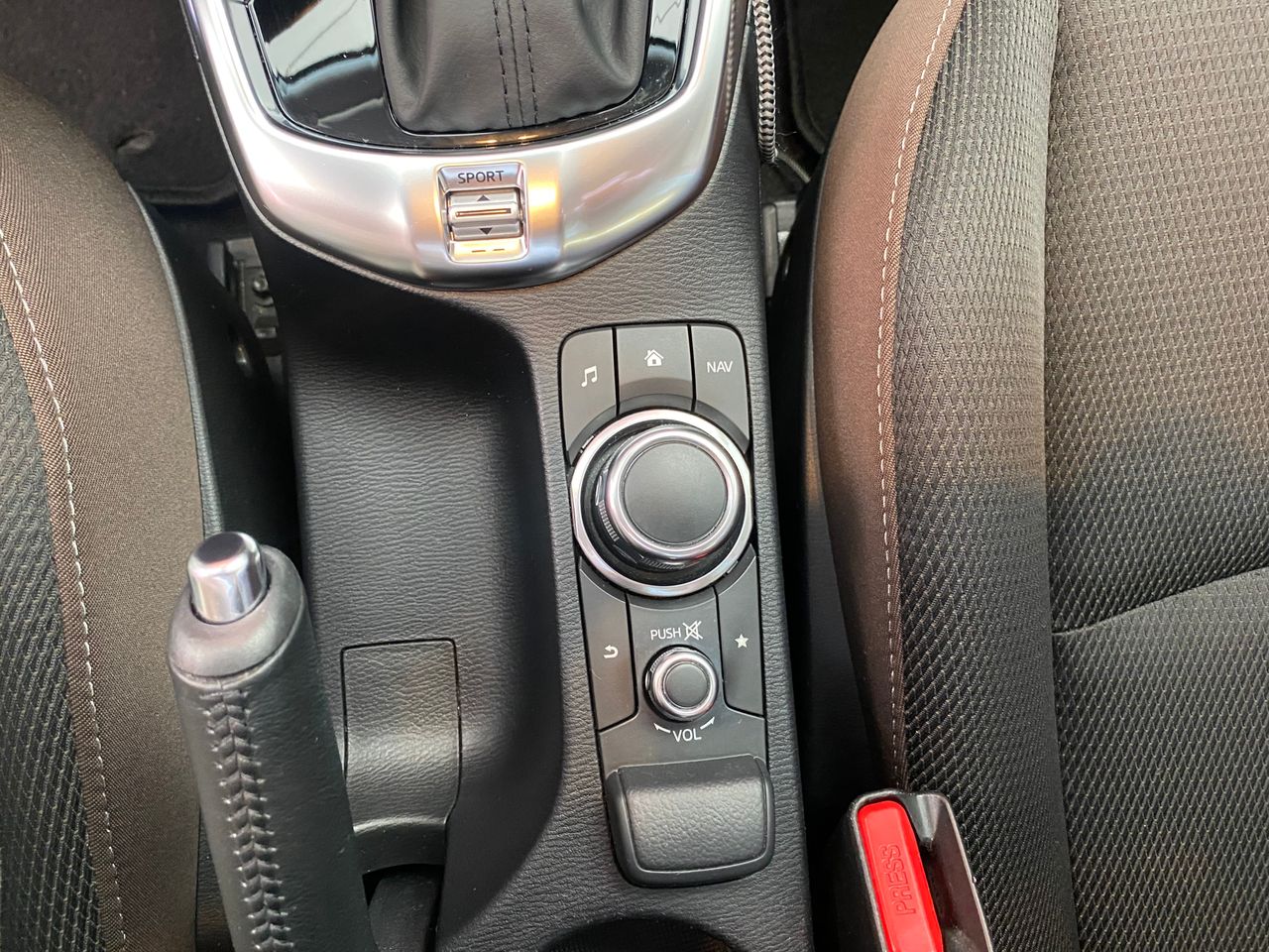 Foto Mazda Mazda2 26