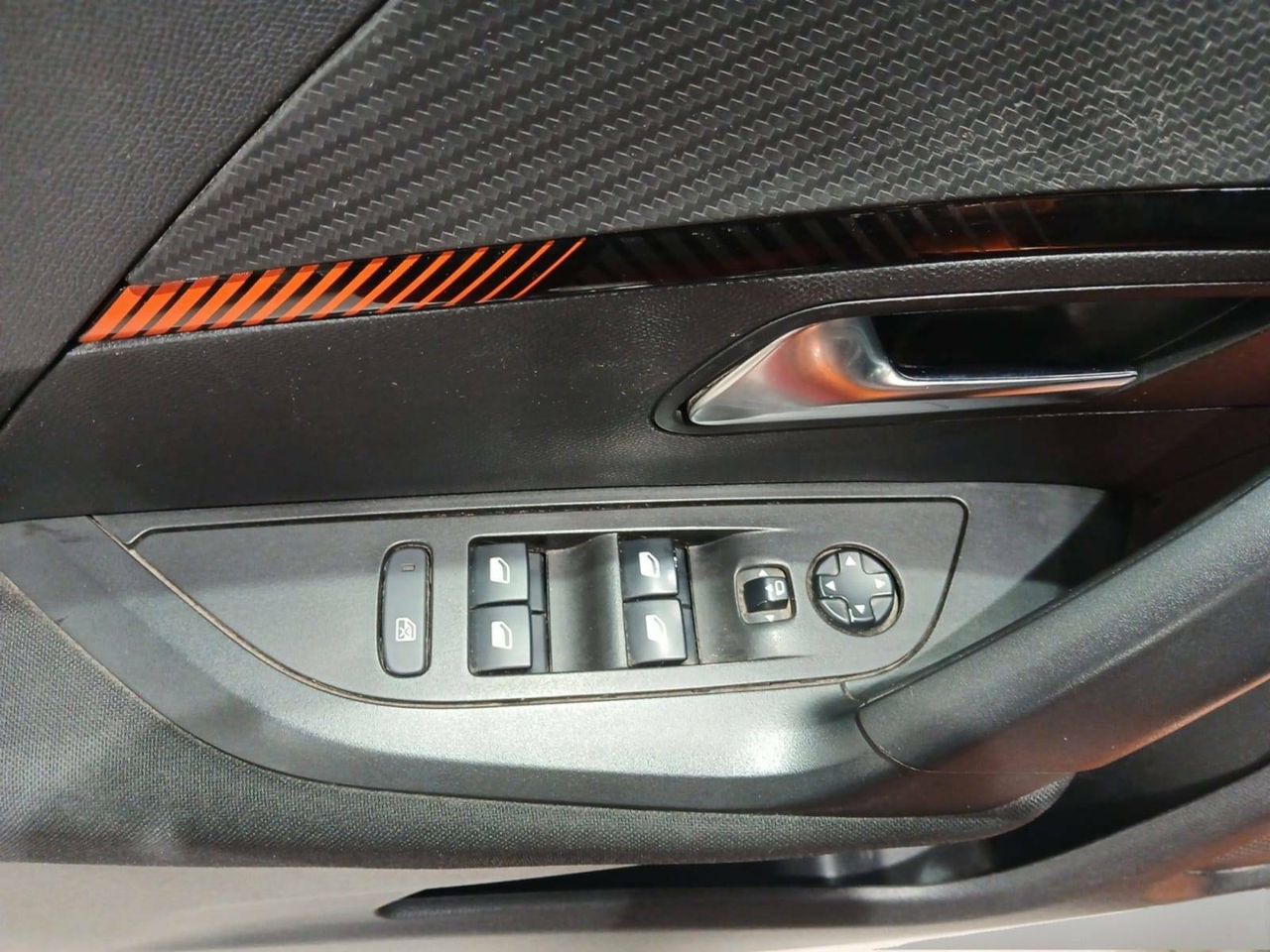 Foto Peugeot 2008 13