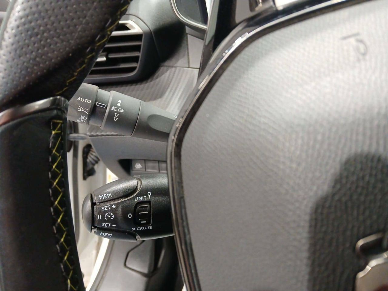 Foto Peugeot 2008 15