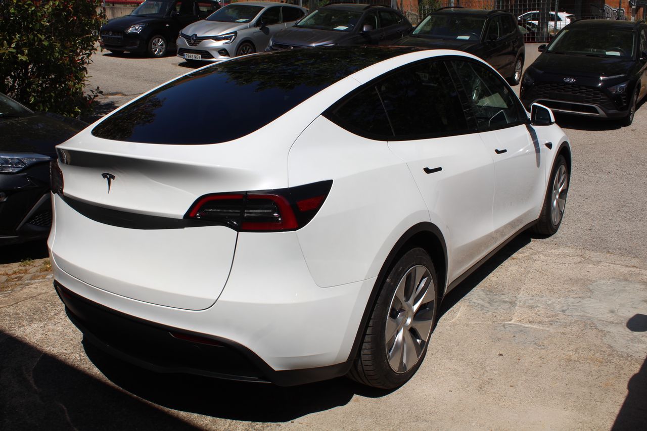 Foto Tesla Model Y 7