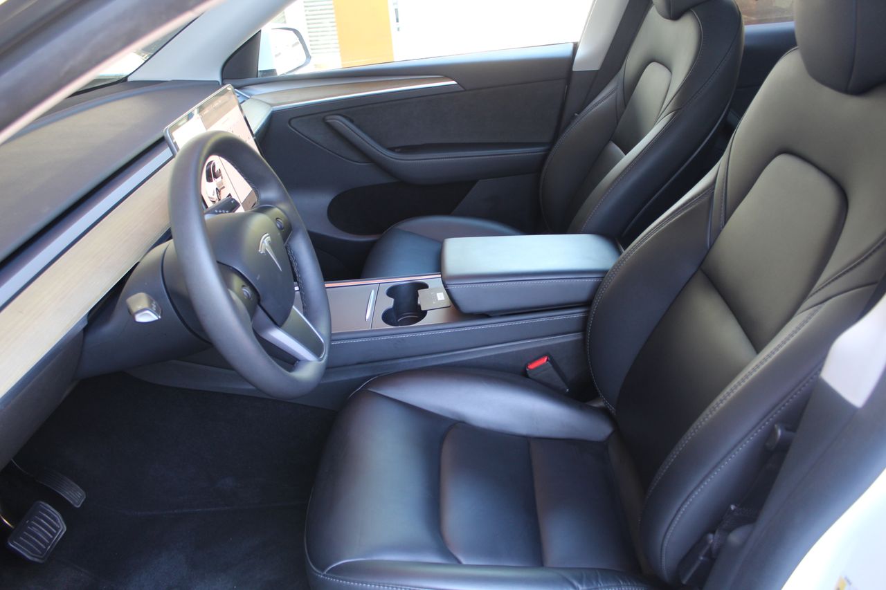 Foto Tesla Model Y 8