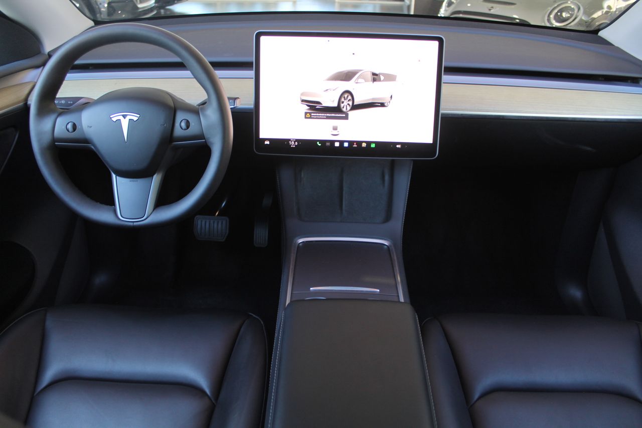 Foto Tesla Model Y 10