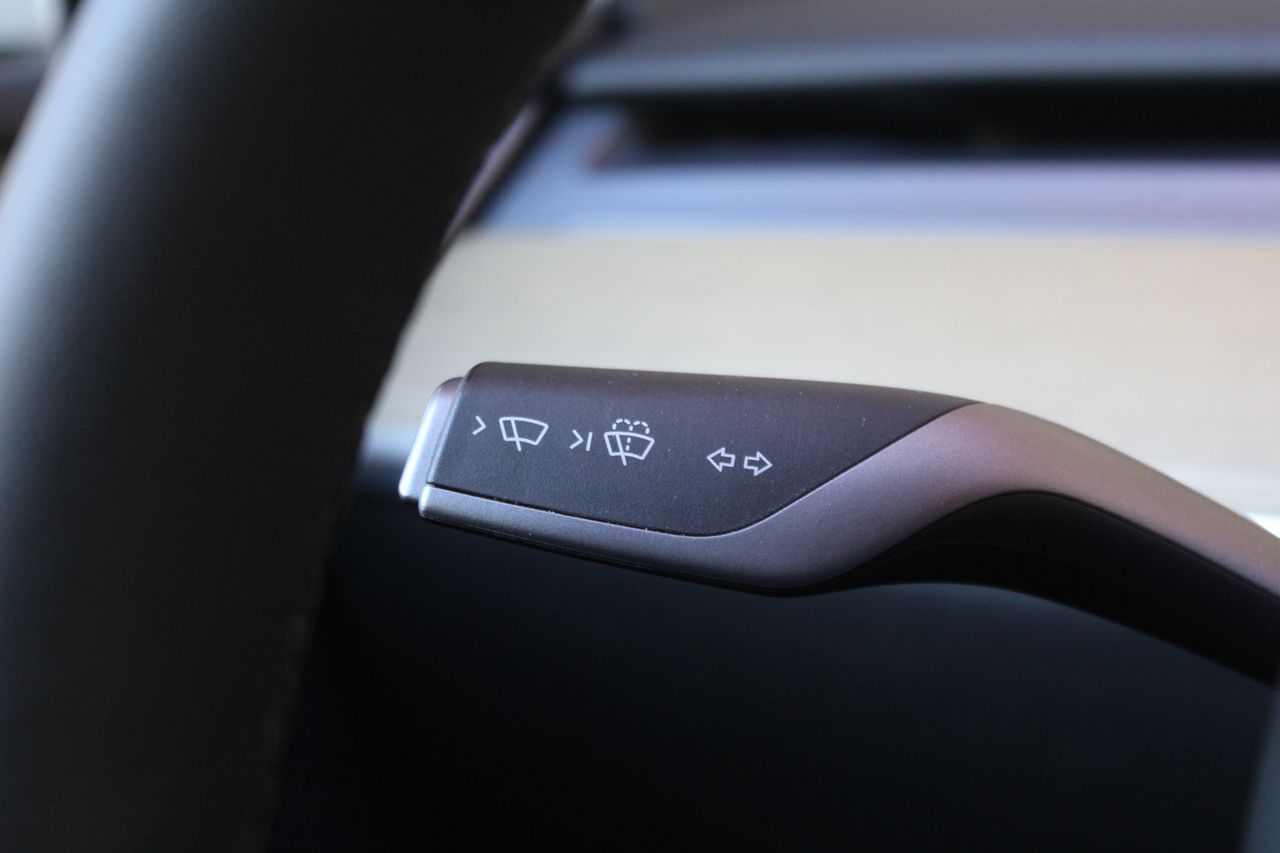 Foto Tesla Model Y 14