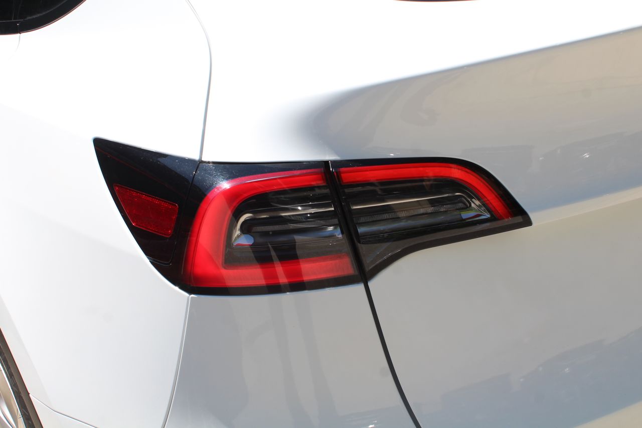 Foto Tesla Model Y 26