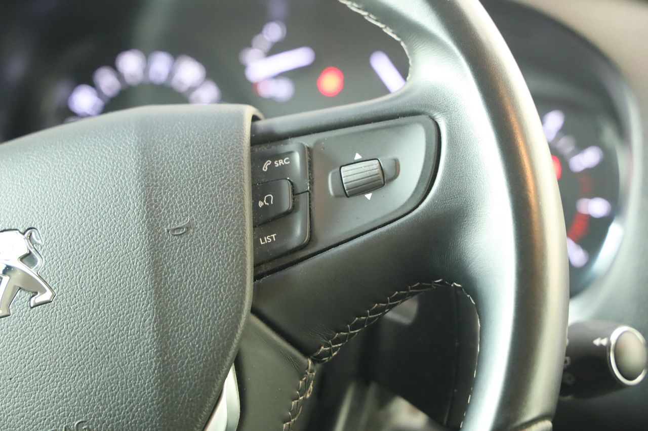 Foto Peugeot Traveller 15